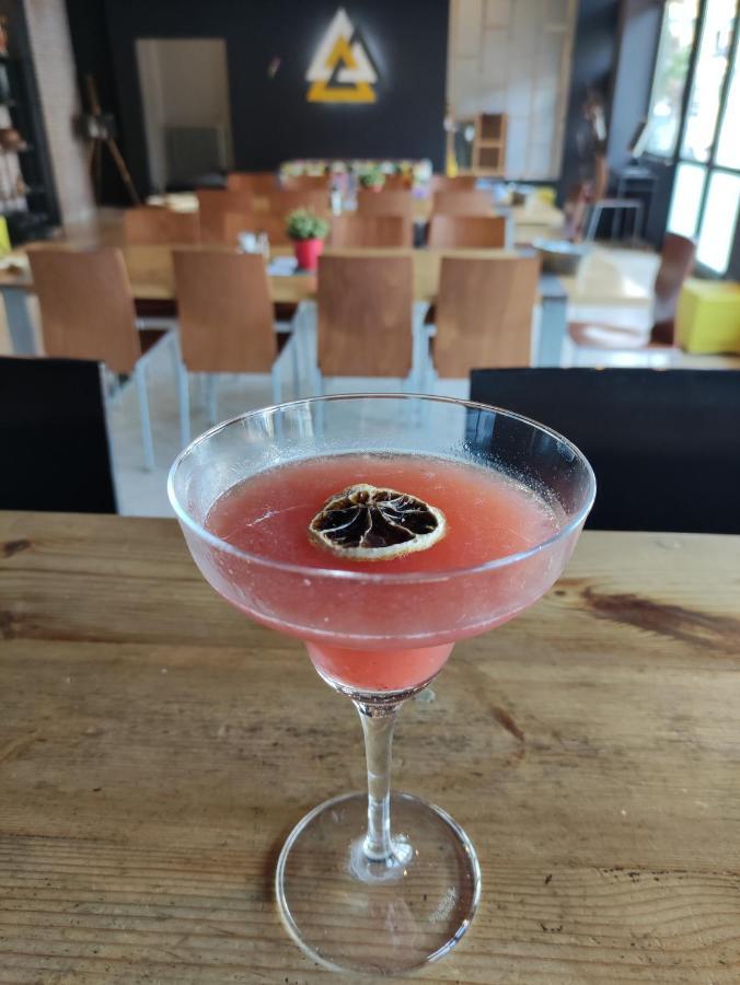 Leonidaion Guesthouse Ancient Olympia Luaran gambar A Clover Club cocktail