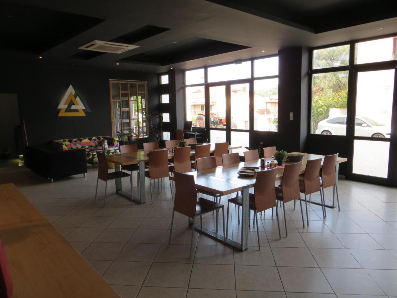 Leonidaion Guesthouse Ancient Olympia Luaran gambar The interior of a Thai restaurant in France